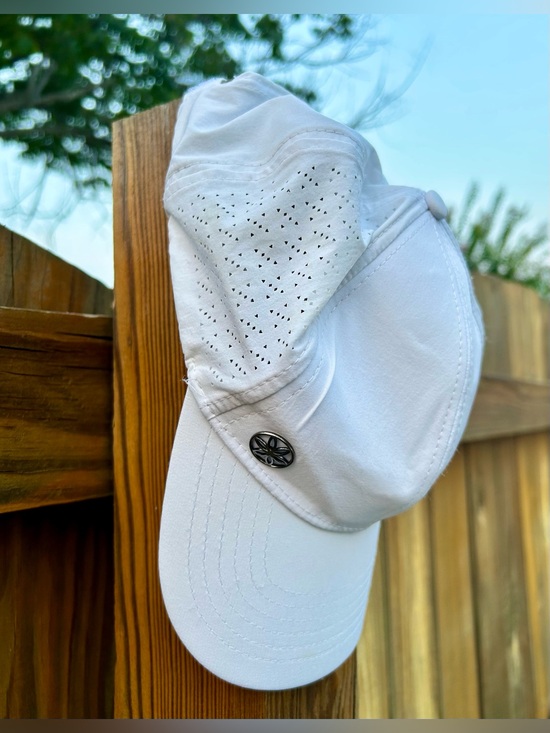 GAIAM Accessories - Gaiam Women's Hat-Breathable White Ballcap